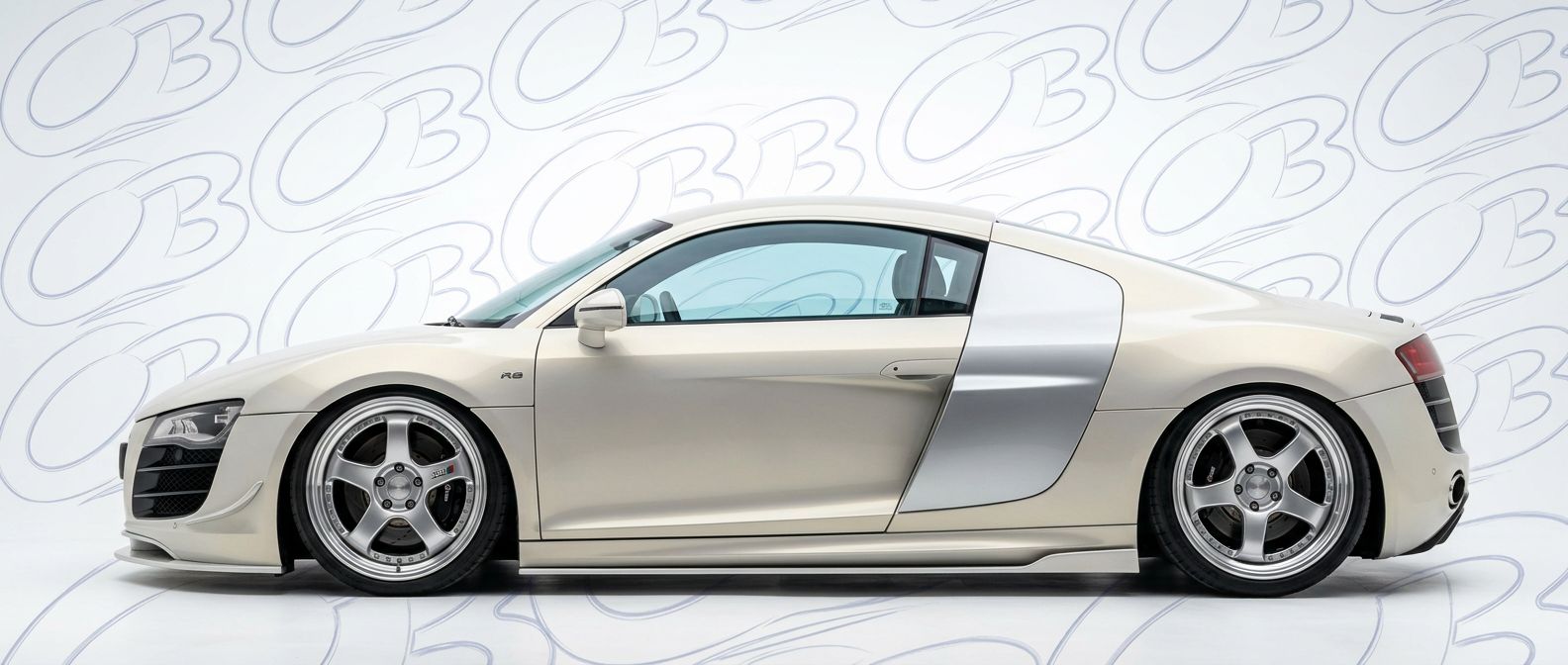 Custom 2011 for 2011 Audi R8 - Premium aerodynamic automotive body parts.