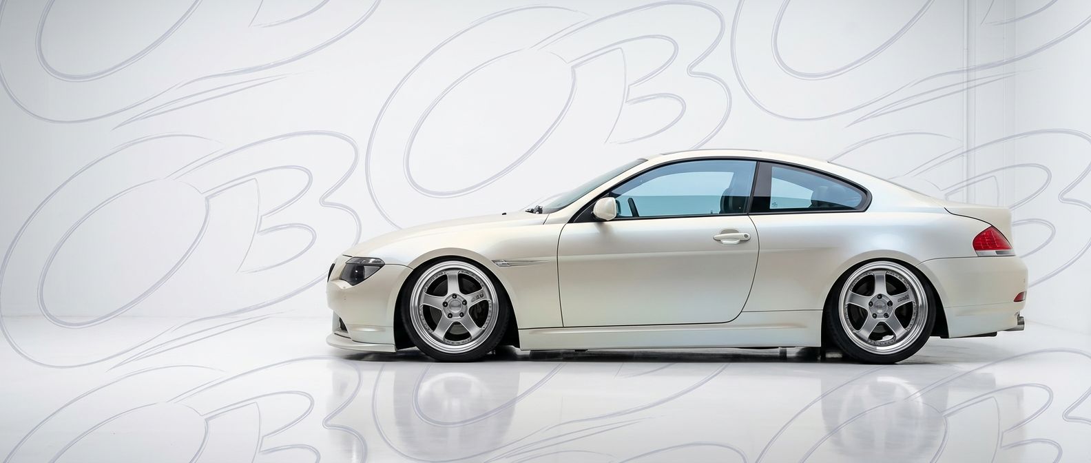 Aerodynamic 2001 BMW 6-Series 2001 - Sleek design for enhanced vehicle styling.