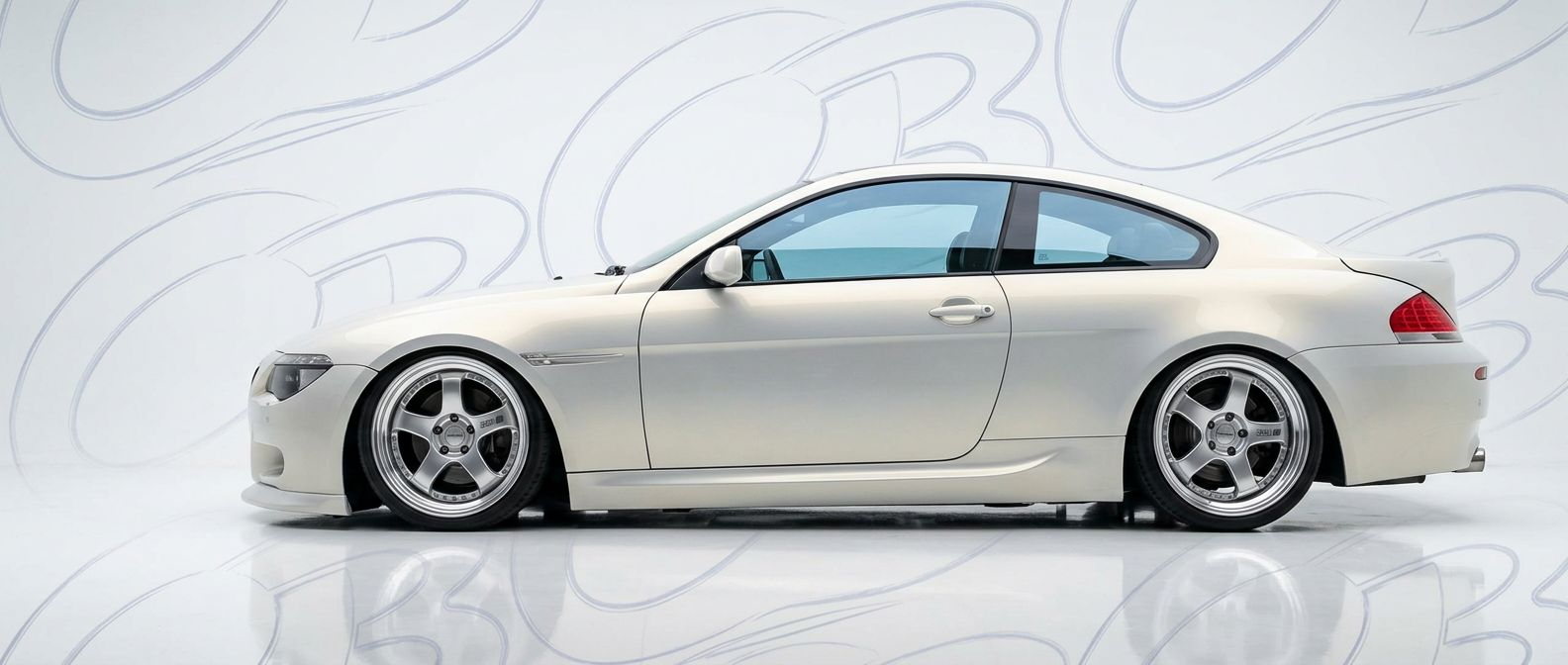 High-quality 2009 BMW 6-Series 2009 exterior shot with professional studio lighting.