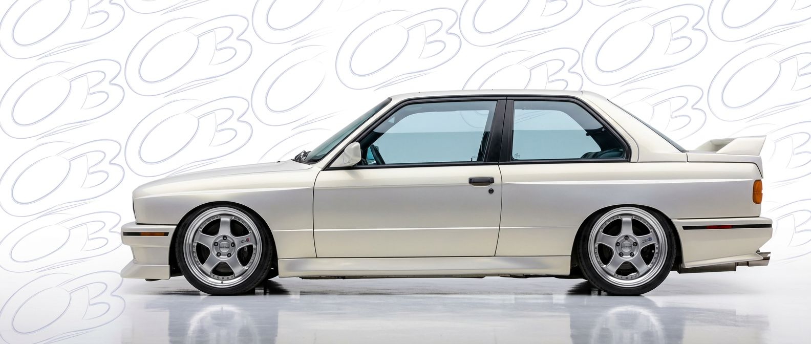 Aerodynamic 1992 BMW M3 1992 - Sleek design for enhanced vehicle styling.