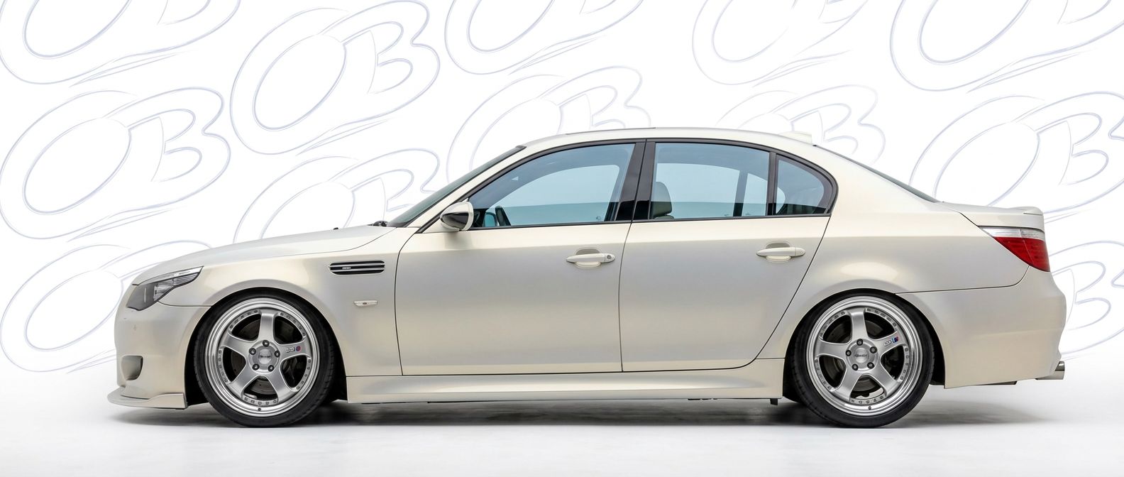 Aerodynamic 2010 BMW M5 2010 - Sleek design for enhanced vehicle styling.