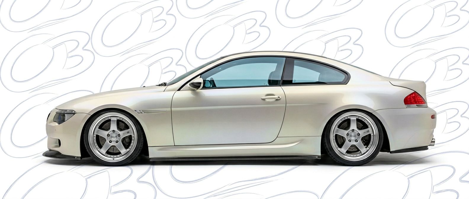 Professional automotive photography of a  BMW M6 with high-fidelity M6.