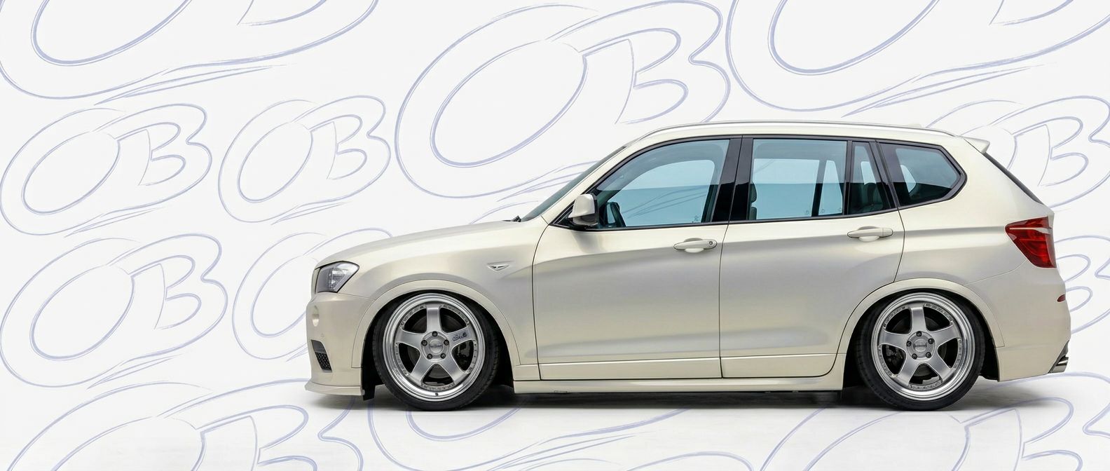 Professional automotive photography of a  BMW X3 with high-fidelity X3.