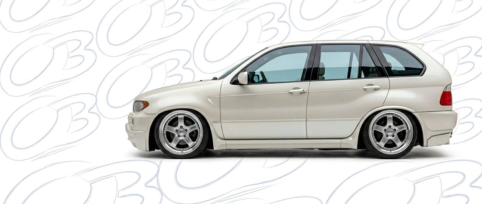 Detailed view of 2000 BMW X5 2000 featuring lightweight, durable construction.