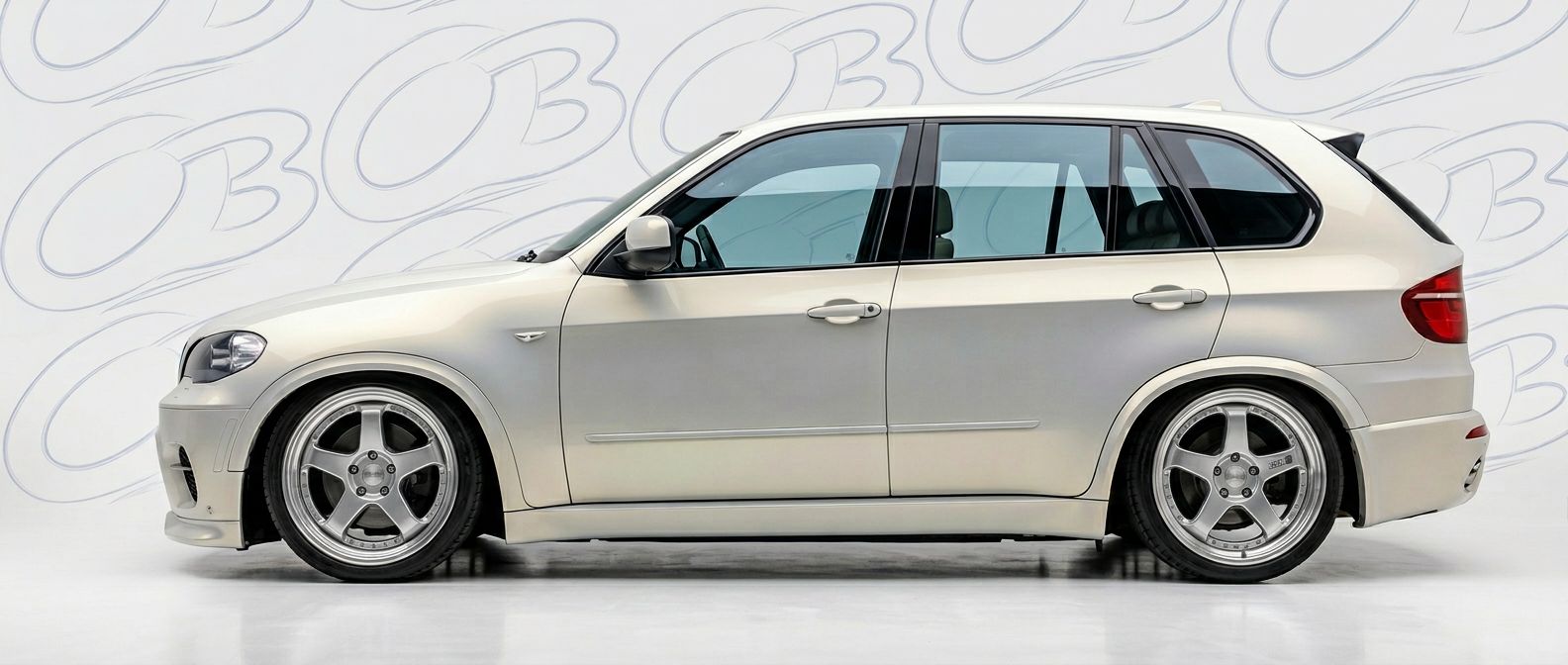 High-quality 2009 BMW X5 2009 exterior shot with professional studio lighting.