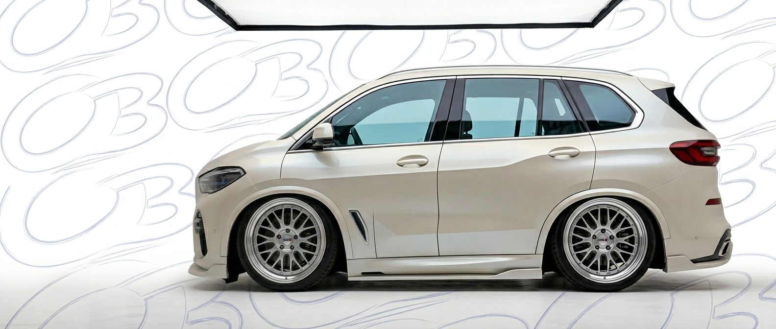 Top-tier 2019 BMW X5 2019 featuring a high-gloss finish and carbon fiber weave.