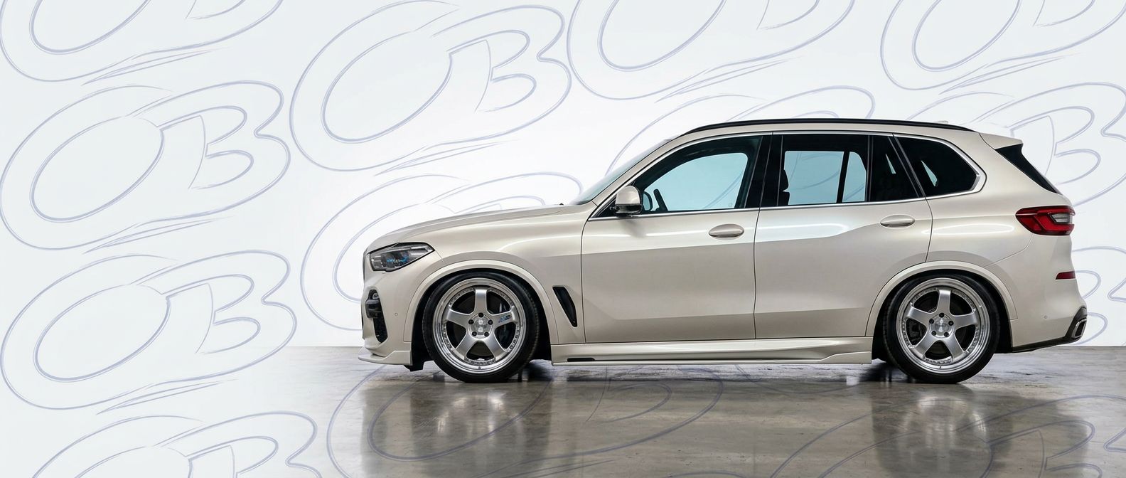 Professional automotive photography of a 2022 BMW X5 with high-fidelity 2022.