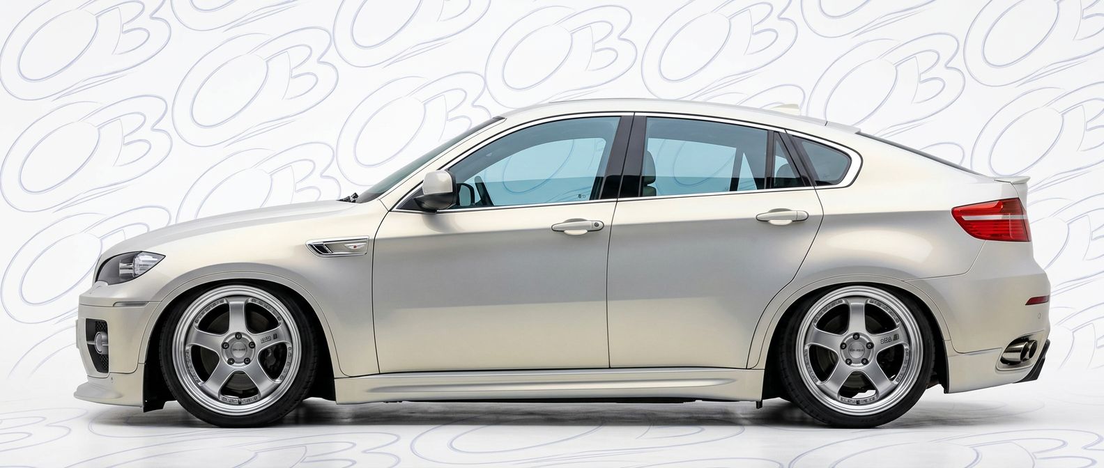 Top-tier 2009 BMW X6 2009 featuring a high-gloss finish and carbon fiber weave.