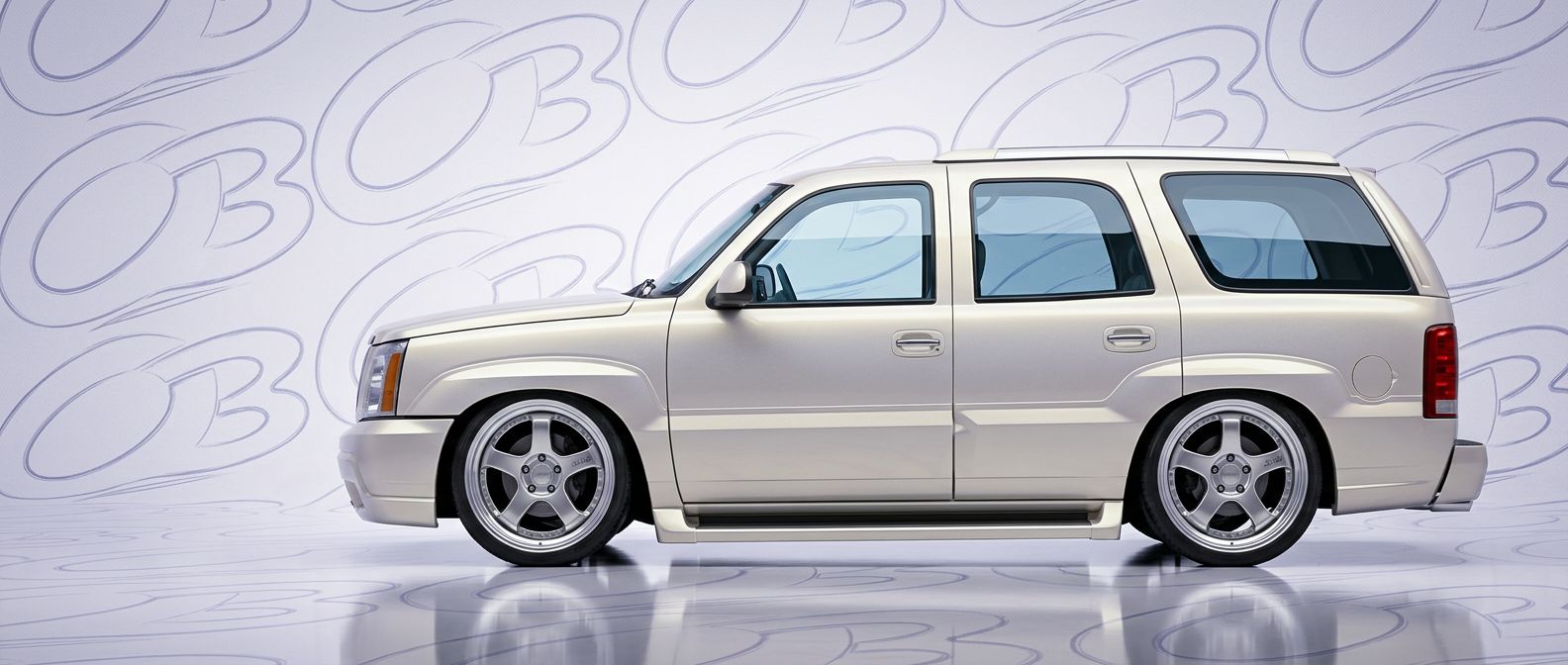 High-quality 2005 Cadillac Escalade 2005 exterior shot with professional studio lighting.