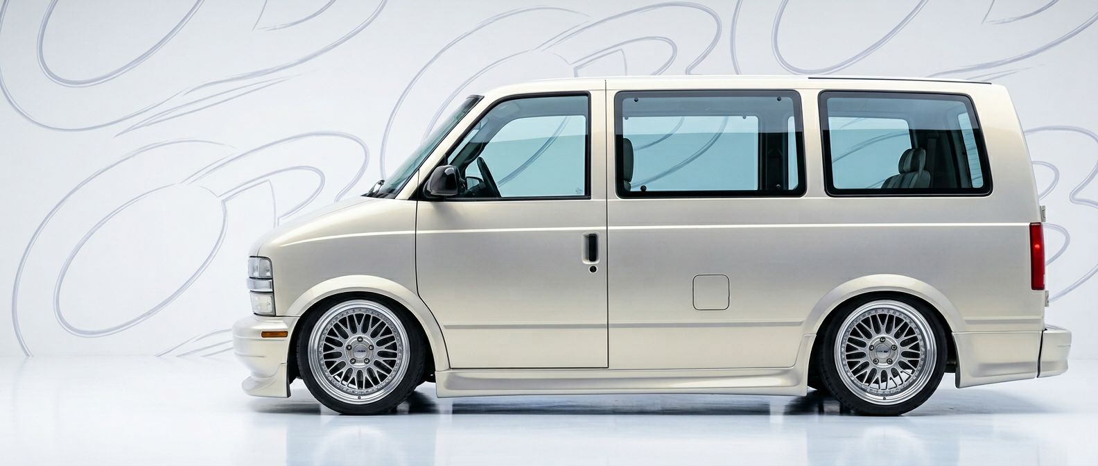 Professional automotive photography of a  Chevrolet Astro with high-fidelity Astro.