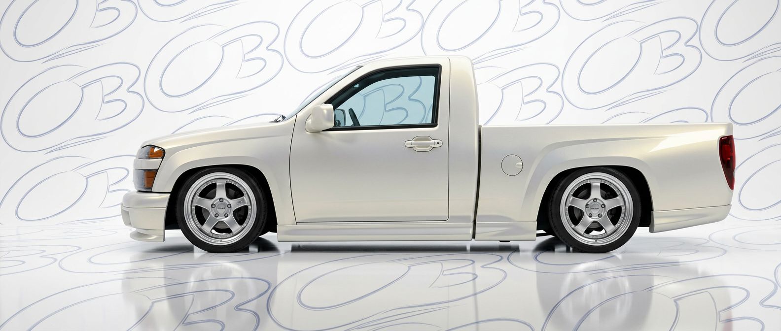 Top-tier 2007 Chevrolet Colorado 2007 featuring a high-gloss finish and carbon fiber weave.