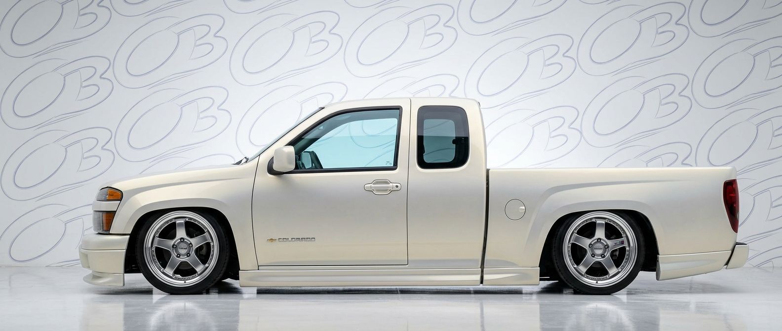 High-quality 2009 Chevrolet Colorado 2009 exterior shot with professional studio lighting.