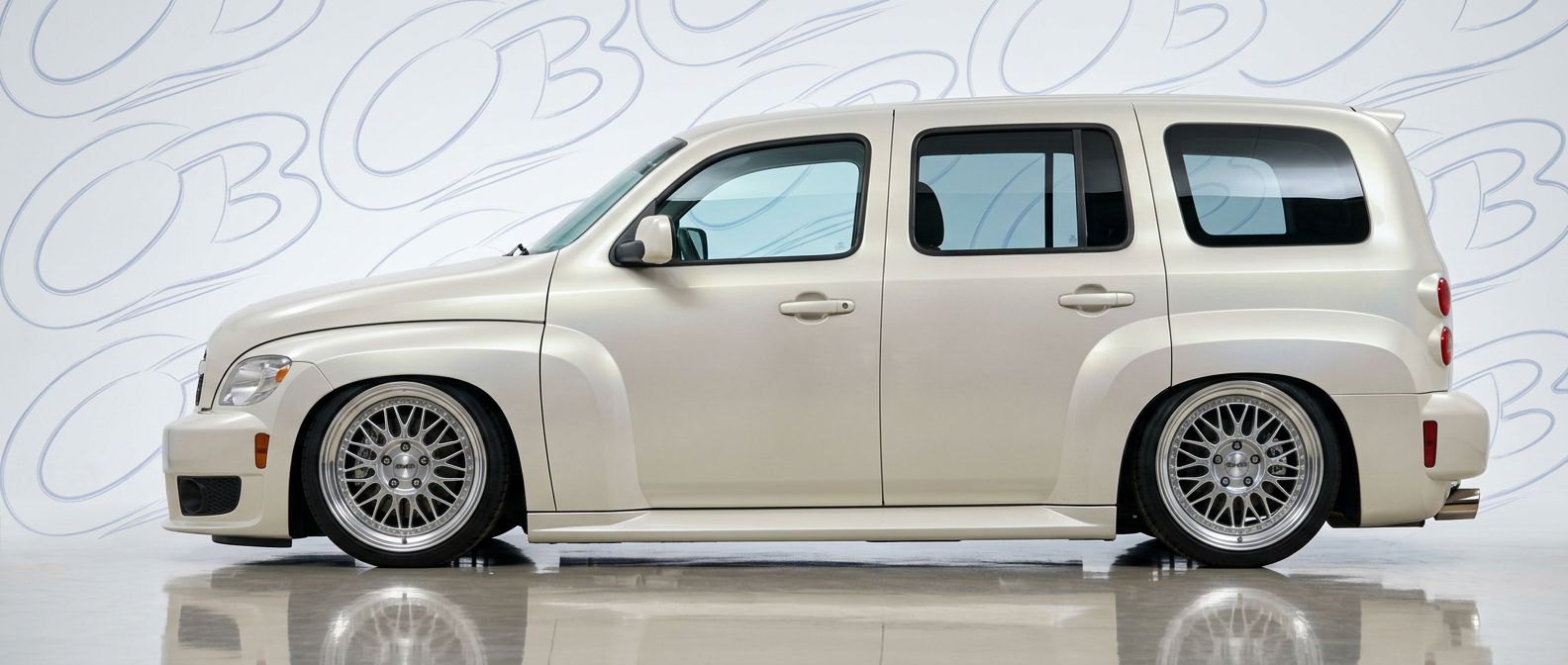 Detailed view of 2010 Chevrolet HHR 2010 featuring lightweight, durable construction.