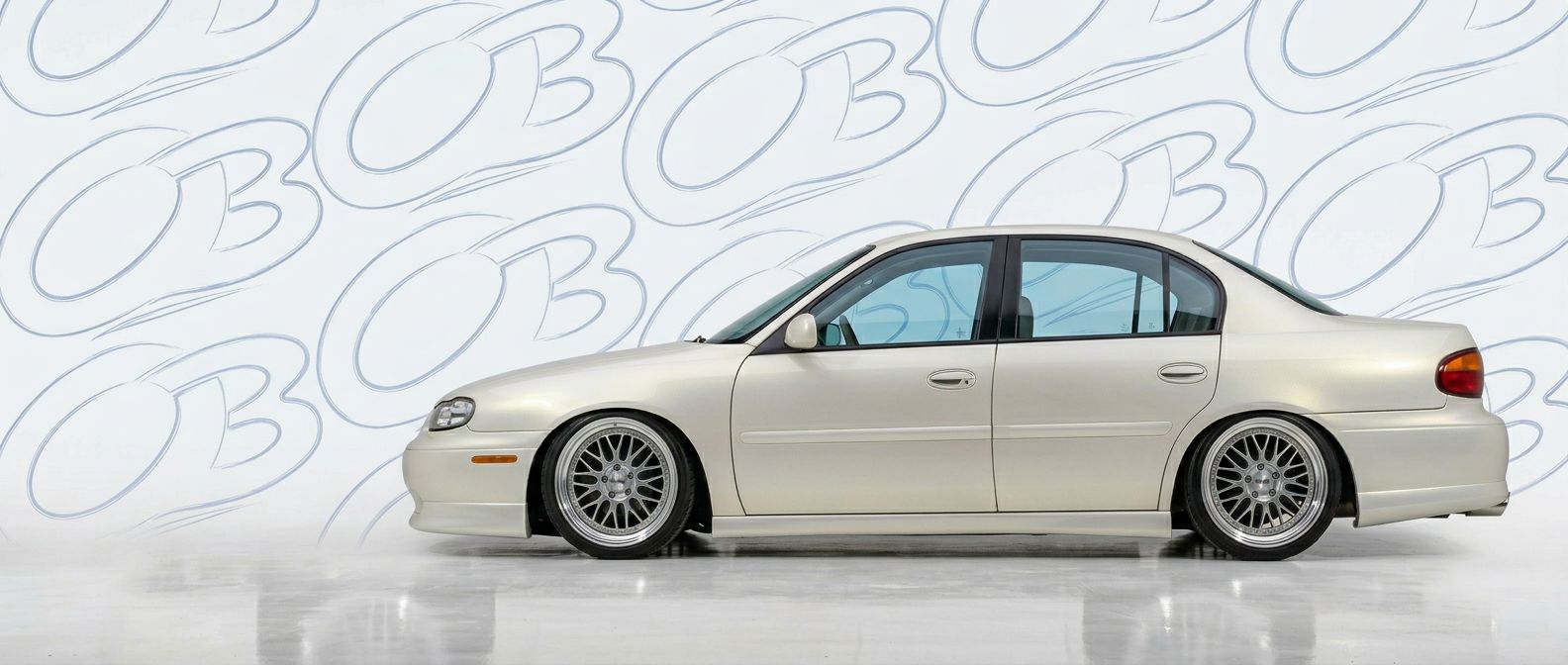 Front-angle view of 2001 Chevrolet Malibu 2001 - Durable and stylish exterior enhancement.