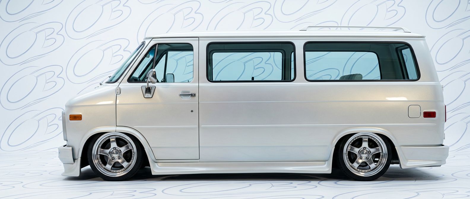 Aggressive 1988 Chevrolet Universal 1988 styling to enhance your vehicle's aesthetic.