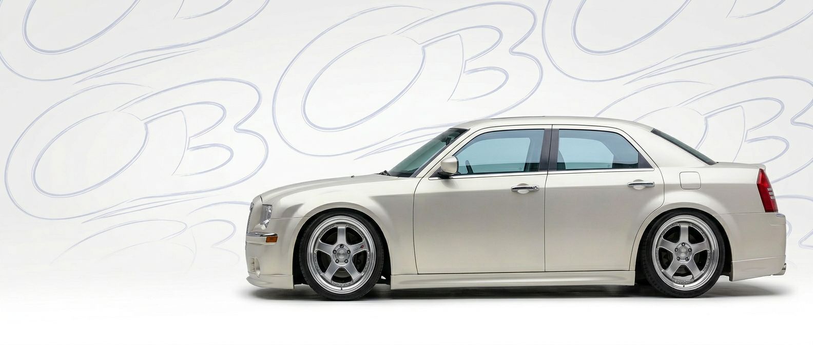 Aerodynamic 2005 Chrysler 300 2005 - Sleek design for enhanced vehicle styling.