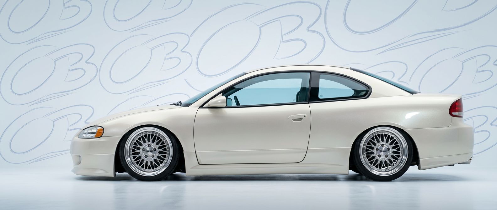 Aerodynamic 1995 Chrysler Sebring 1995 - Sleek design for enhanced vehicle styling.