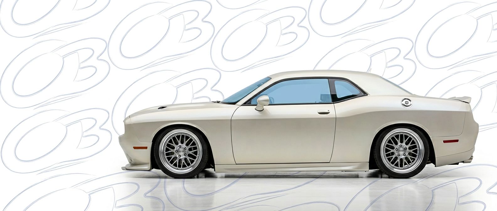 High-quality 2015 Dodge Challenger 2015 exterior shot with professional studio lighting.