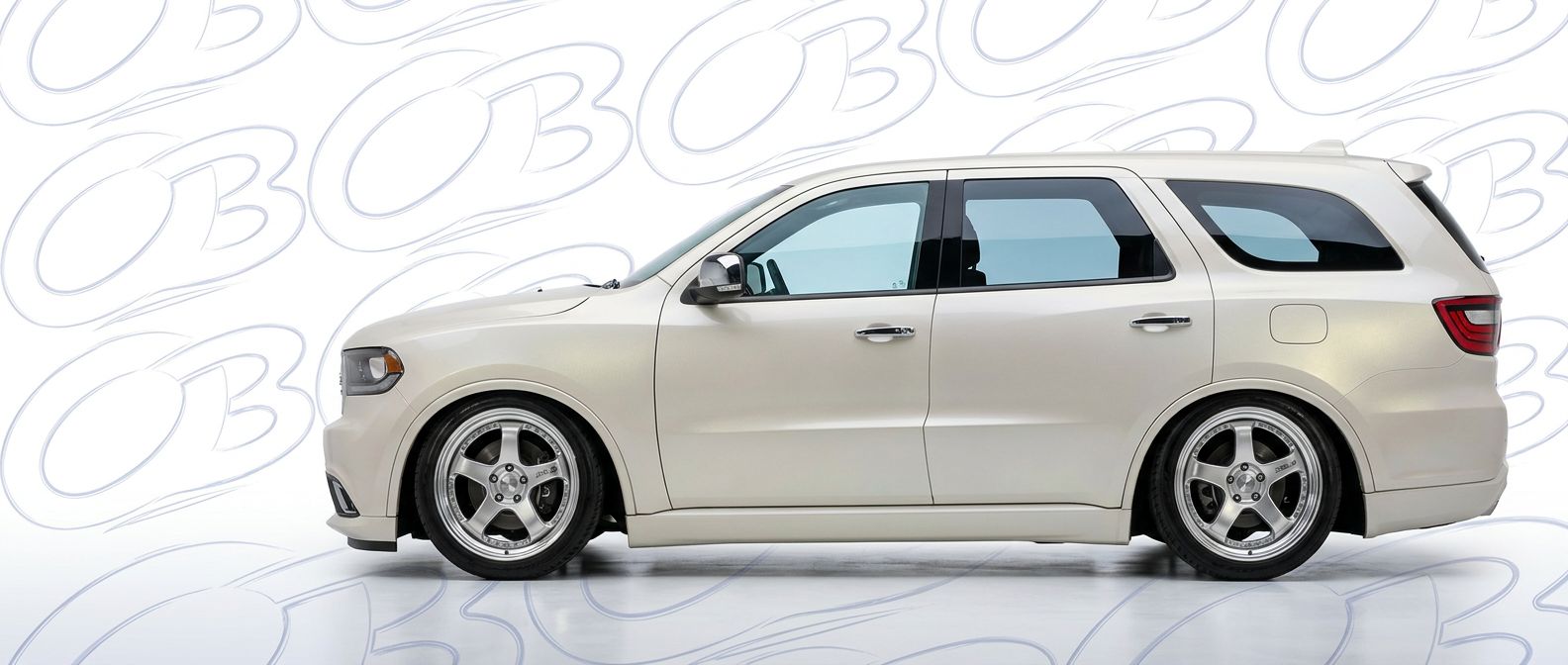 High-quality 2014 Dodge Durango 2014 exterior shot with professional studio lighting.