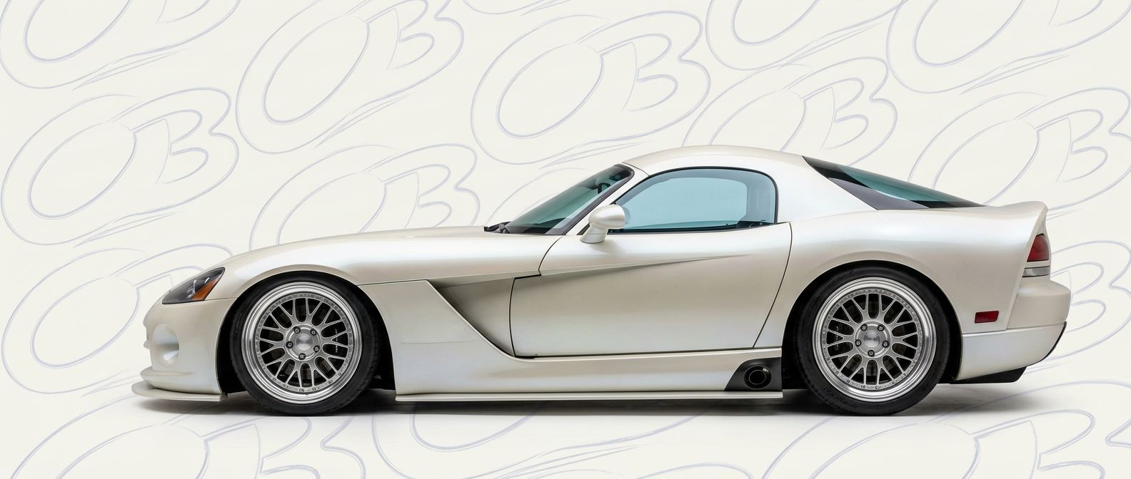 Aerodynamic 2003 Dodge Viper 2003 - Sleek design for enhanced vehicle styling.