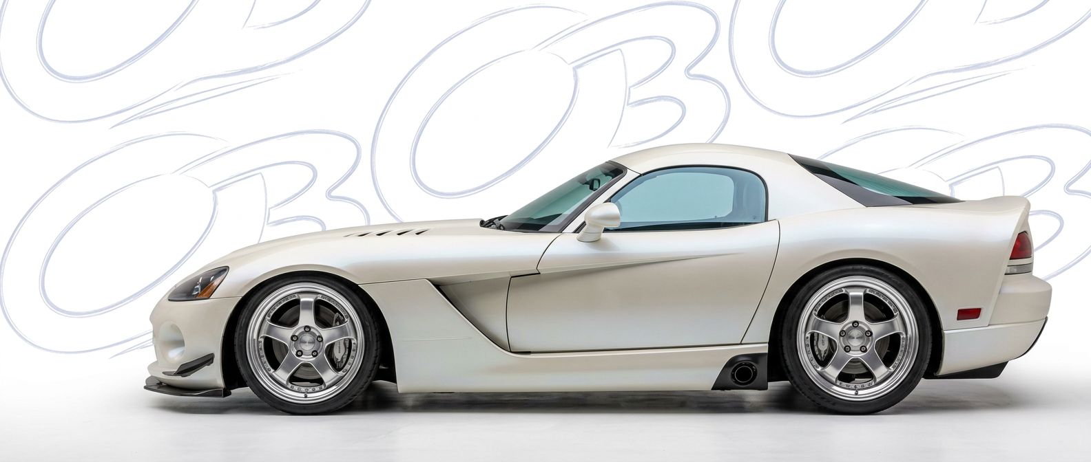 Aerodynamic 2005 Dodge Viper 2005 - Sleek design for enhanced vehicle styling.