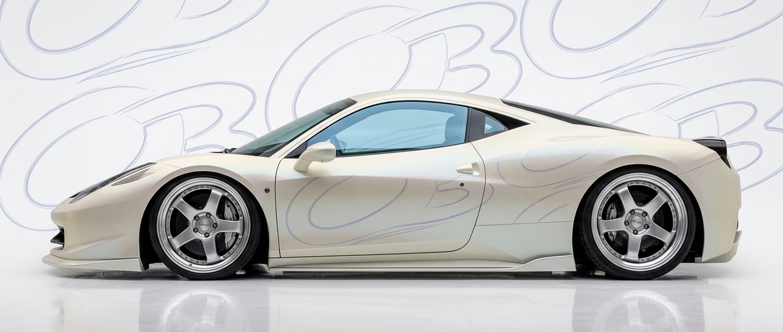 Professional automotive photography of a 2013 Ferrari 458 with high-fidelity 2013.