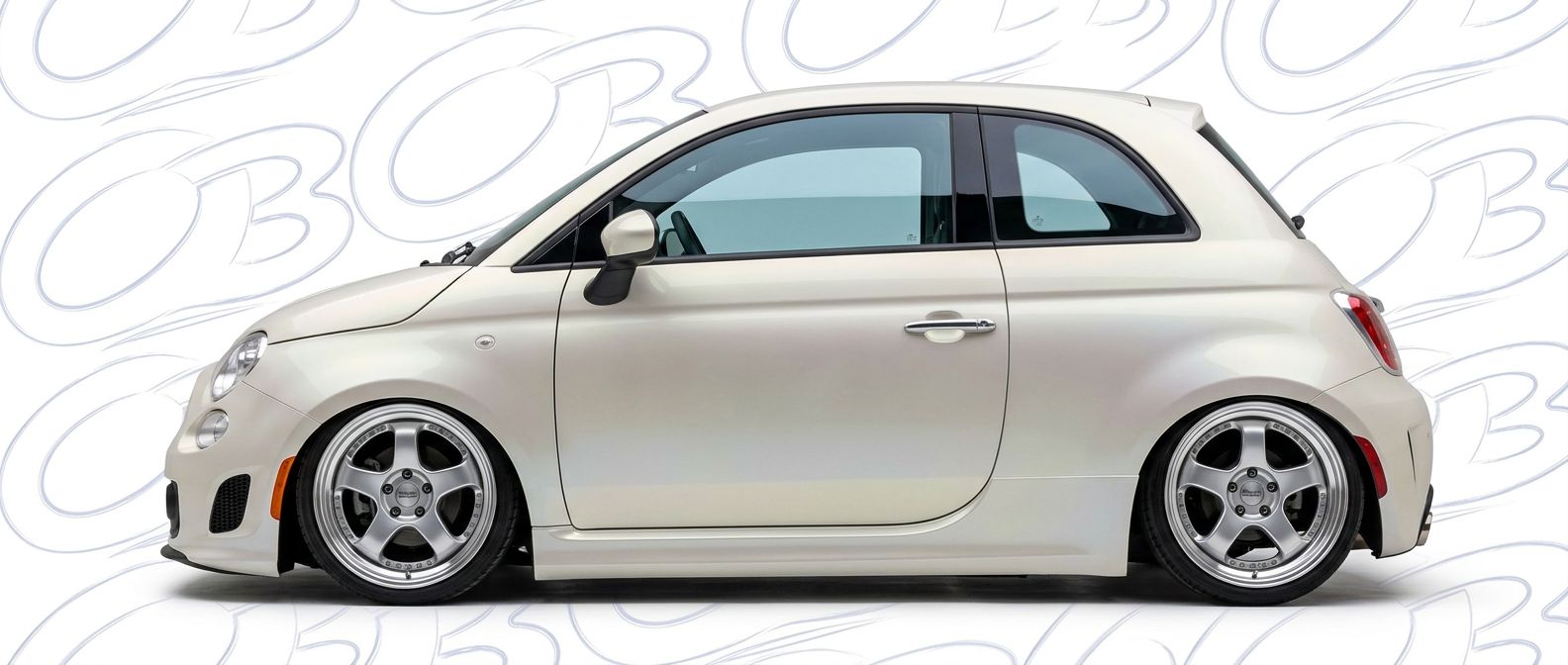 High-quality 2013 Fiat 500 2013 exterior shot with professional studio lighting.