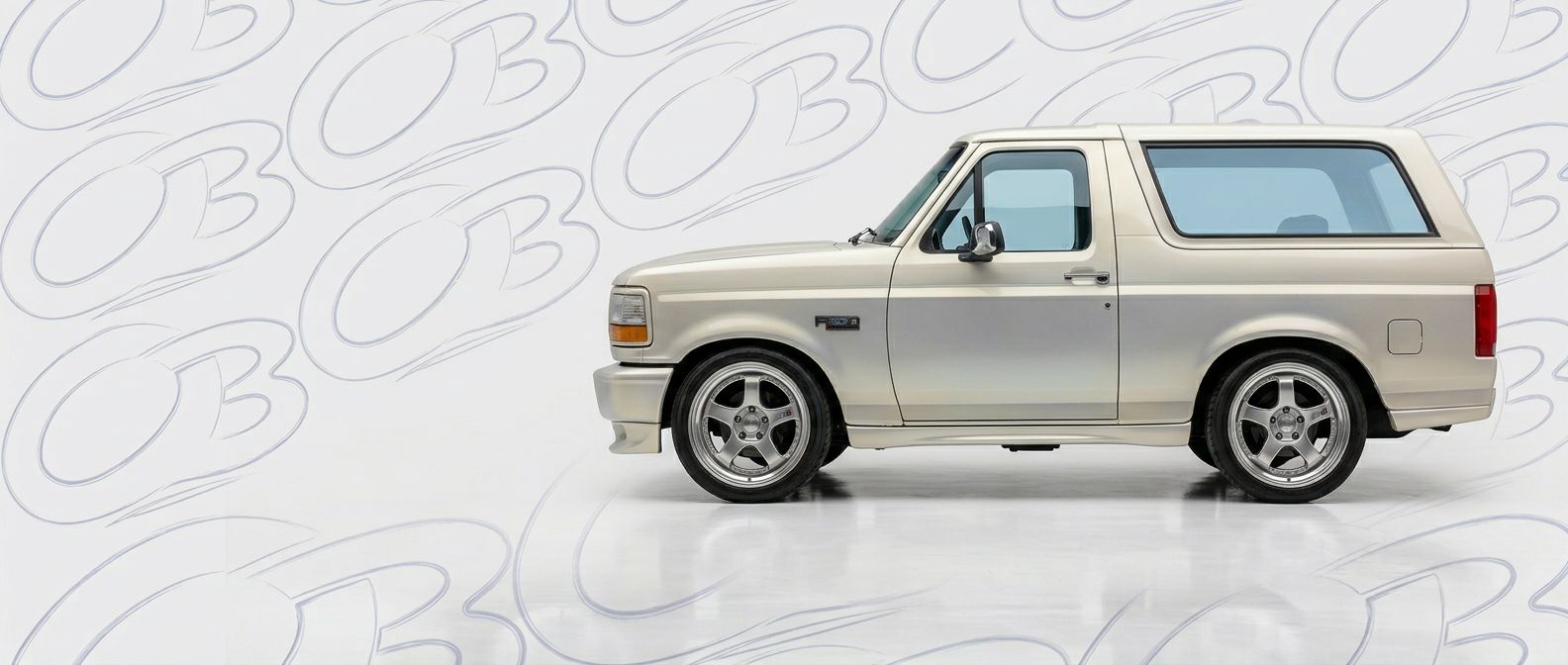 Aerodynamic 1996 Ford Bronco 1996 - Sleek design for enhanced vehicle styling.
