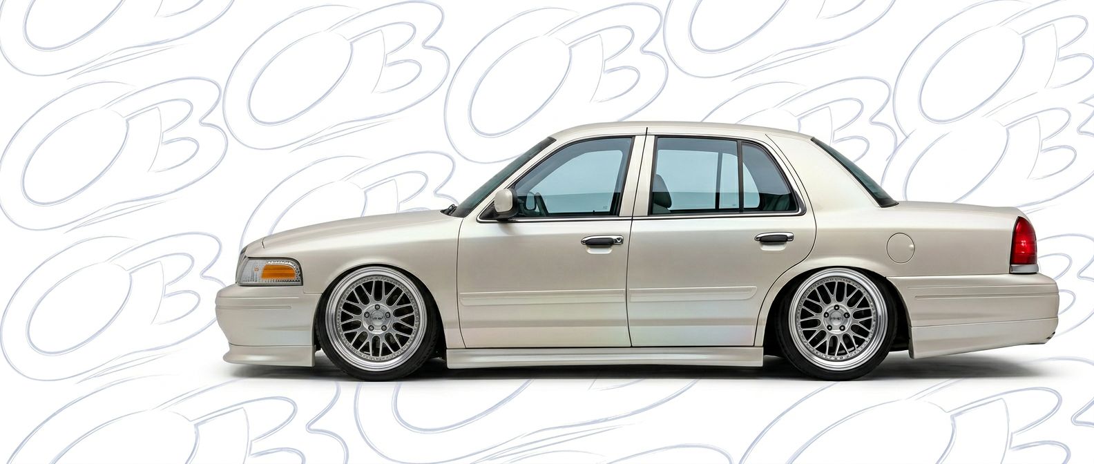 Aerodynamic 2010 Ford Crown Victoria 2010 - Sleek design for enhanced vehicle styling.