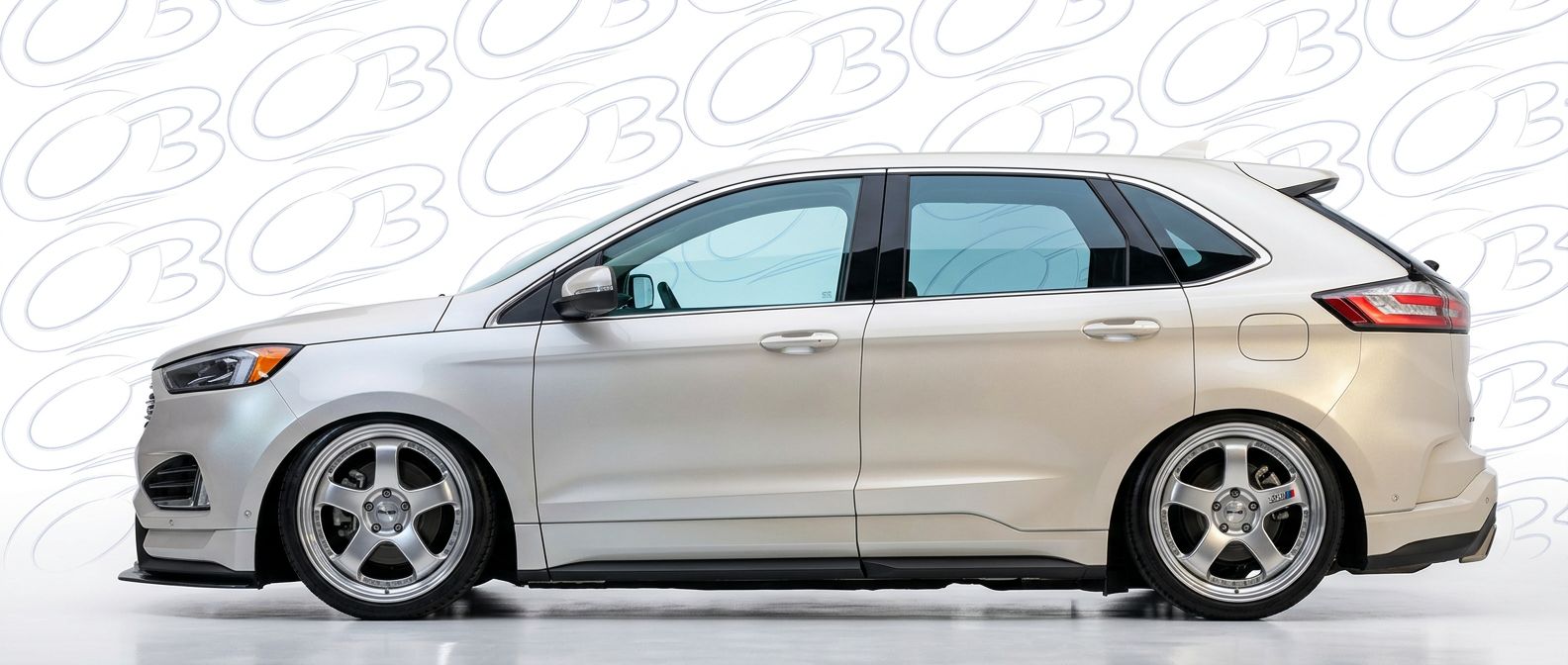 Front-angle view of 2020 Ford Edge 2020 - Durable and stylish exterior enhancement.