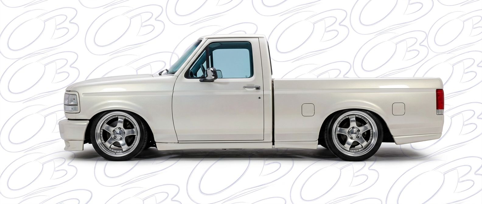 High-quality 1995 Ford F-250 1995 exterior shot with professional studio lighting.