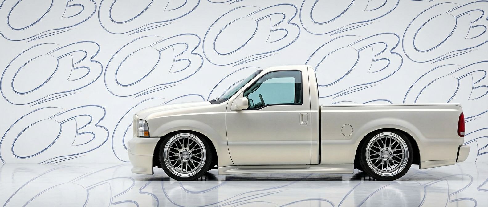 Front-angle view of 2003 Ford F-250 Super Duty 2003 - Durable and stylish exterior enhancement.