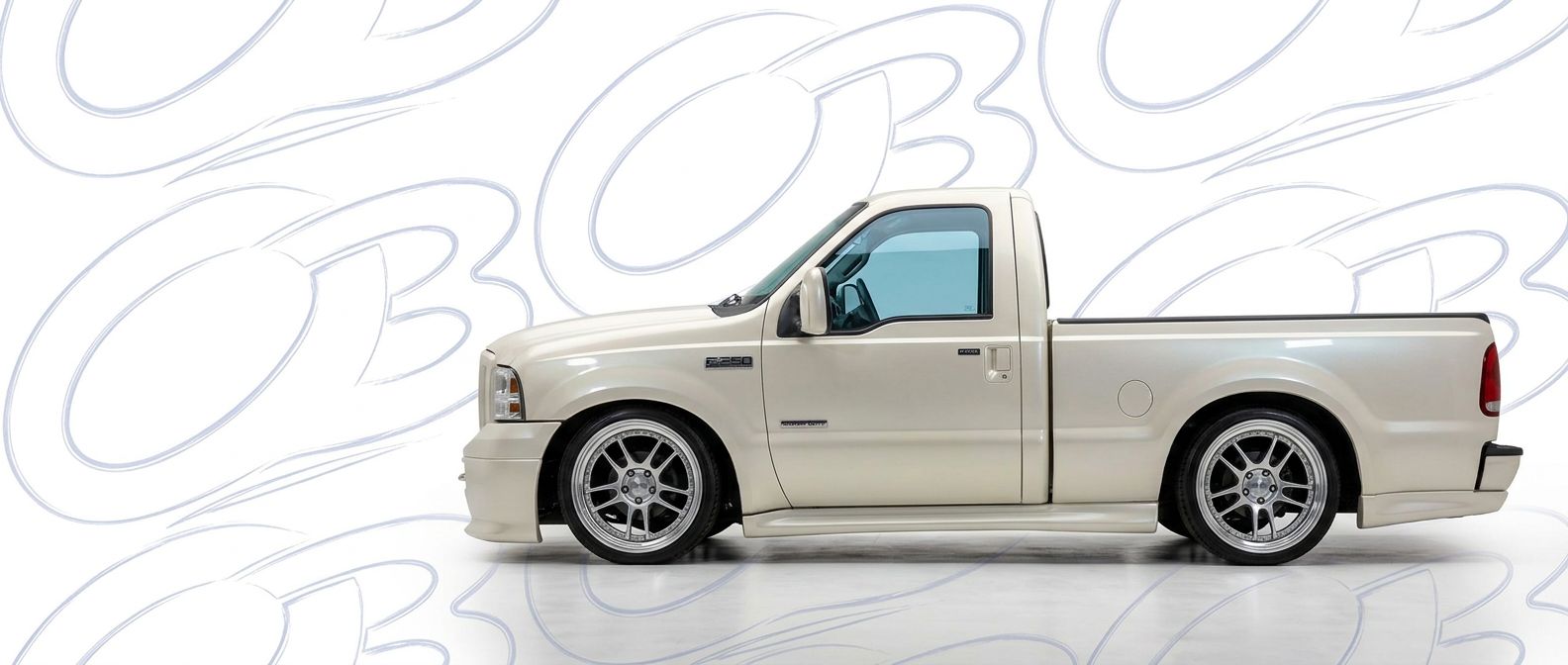 Aerodynamic 2004 Ford F-250 Super Duty 2004 - Sleek design for enhanced vehicle styling.
