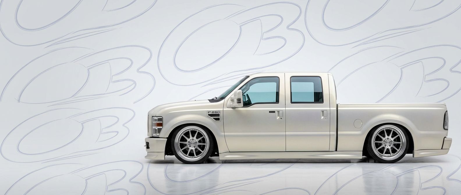 Aerodynamic 2008 Ford F-250 Super Duty 2008 - Sleek design for enhanced vehicle styling.