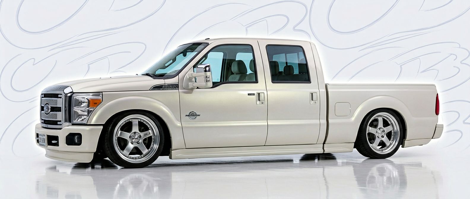 Aerodynamic 2012 Ford F-250 Super Duty 2012 - Sleek design for enhanced vehicle styling.