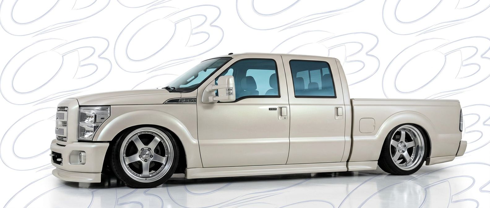 Professional automotive photography of a 2013 Ford F-250 Super Duty with high-fidelity 2013.