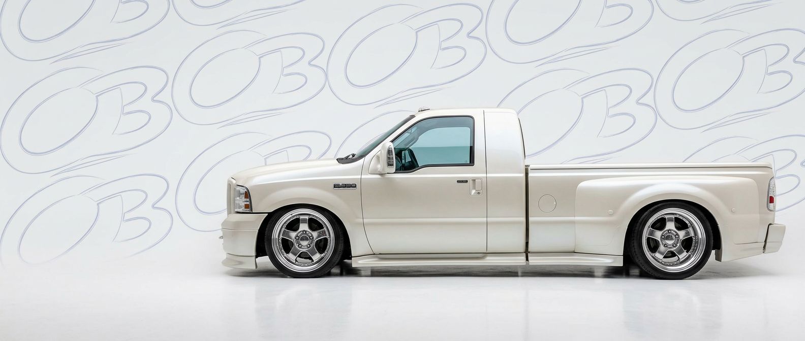 Top-tier 2005 Ford F-350 2005 featuring a high-gloss finish and carbon fiber weave.