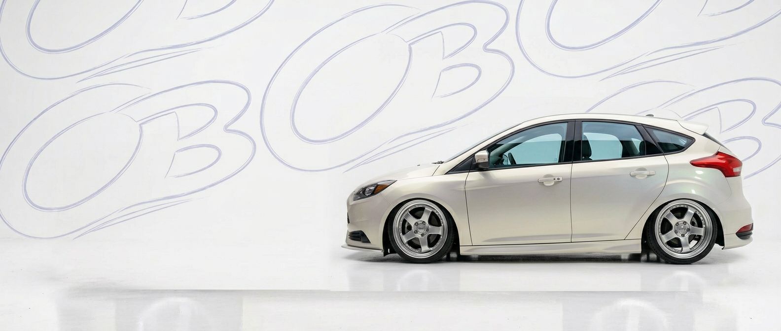 Front-angle view of 2014 Ford Focus 2014 - Durable and stylish exterior enhancement.