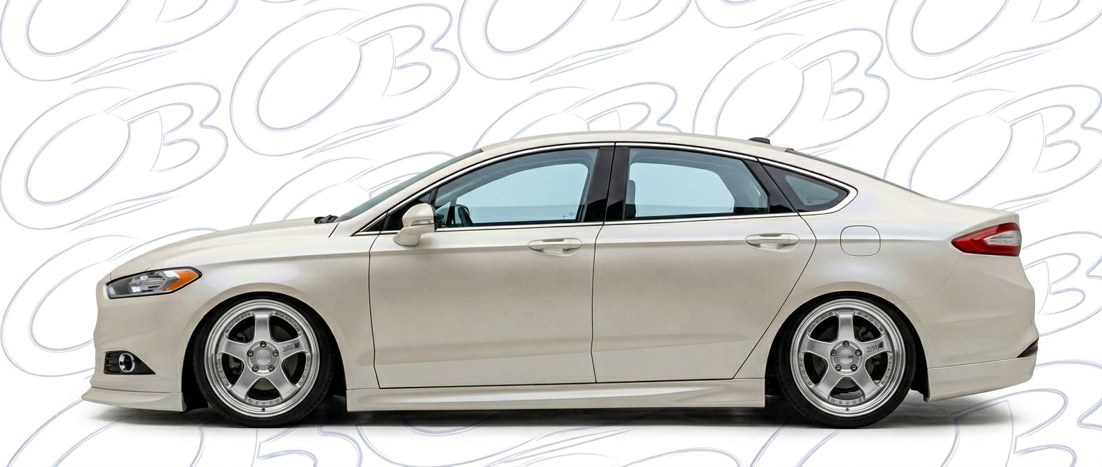 Professional automotive photography of a 2013 Ford Fusion with high-fidelity 2013.