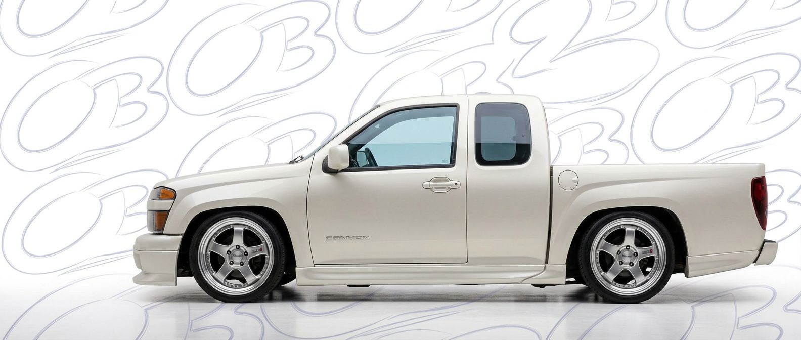 Professional automotive photography of a 2005 GMC Canyon with high-fidelity 2005.