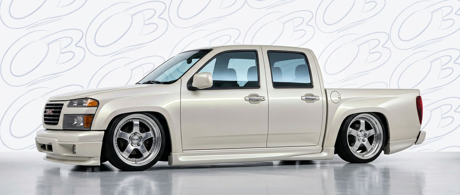 Front-angle view of 2012 GMC Canyon 2012 - Durable and stylish exterior enhancement.