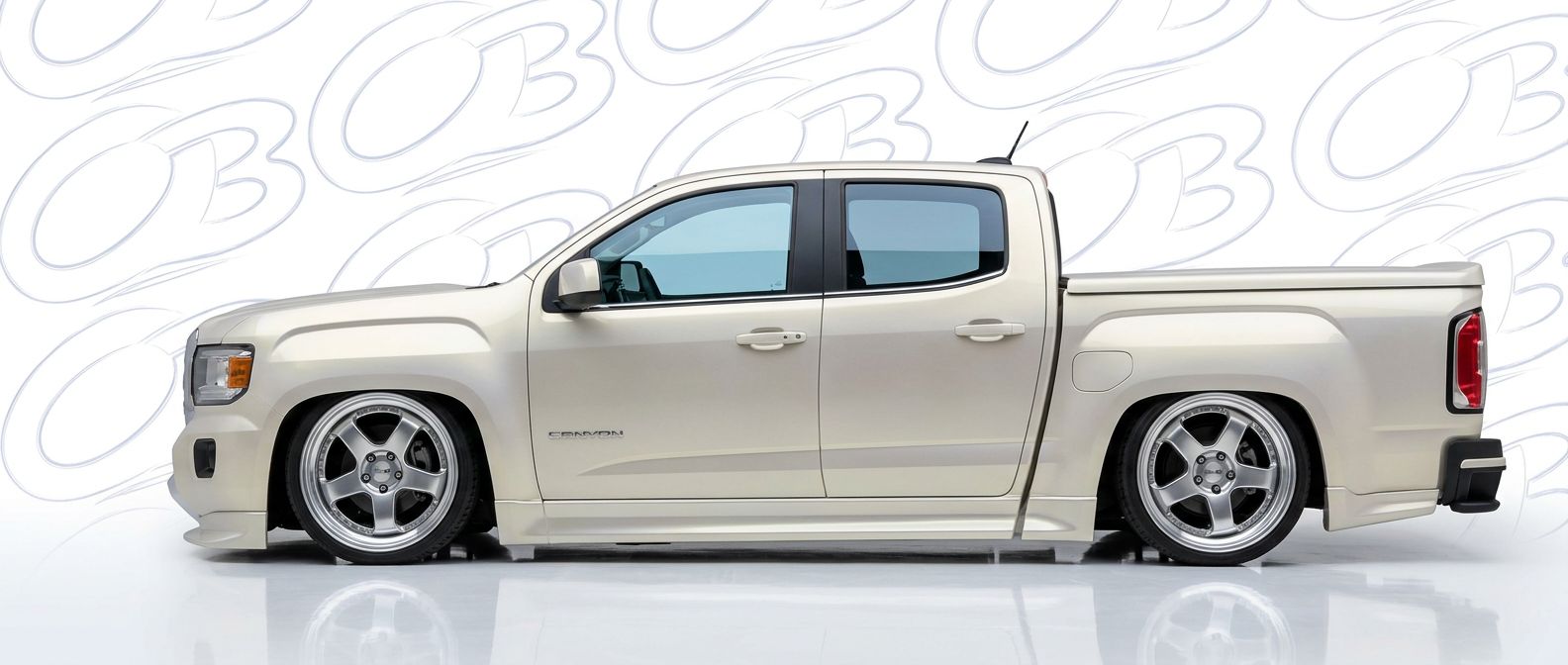 Front-angle view of  GMC Canyon Canyon - Durable and stylish exterior enhancement.