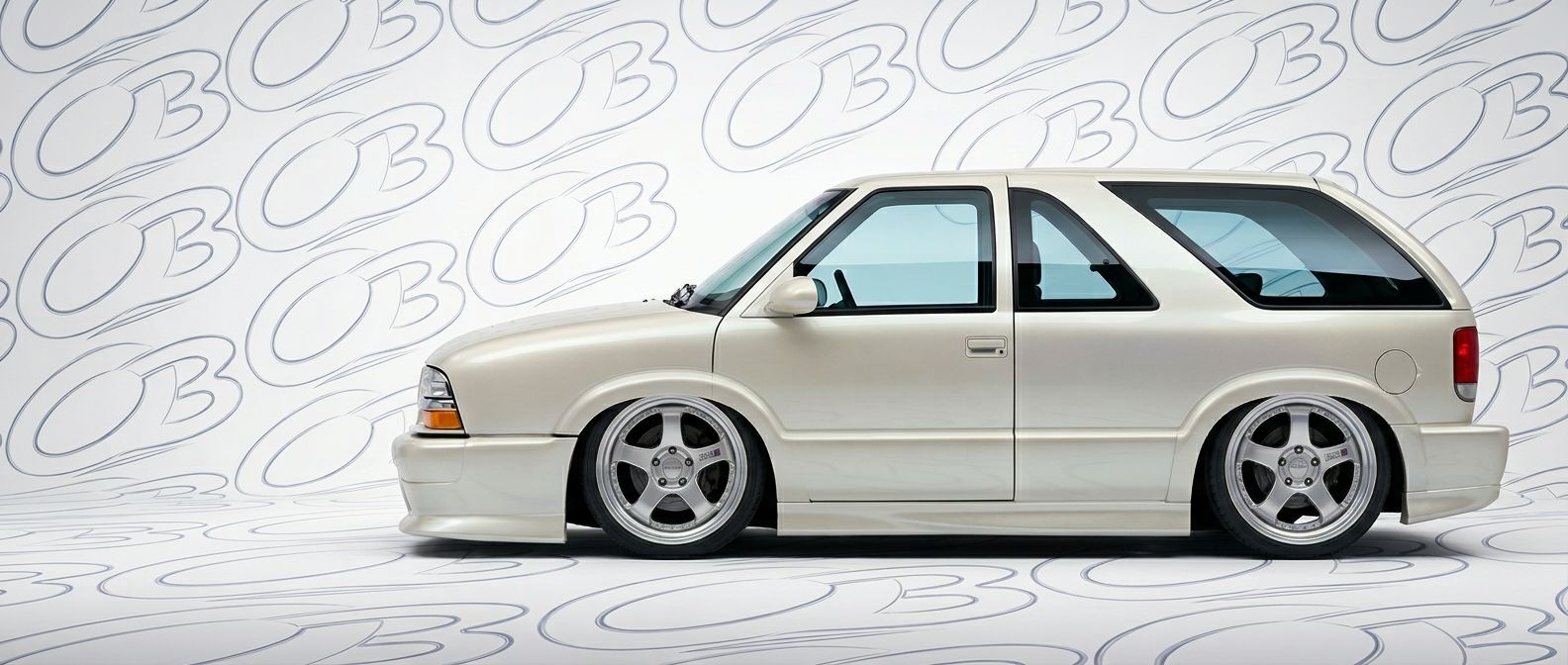 Front-angle view of 2004 GMC Jimmy 2004 - Durable and stylish exterior enhancement.