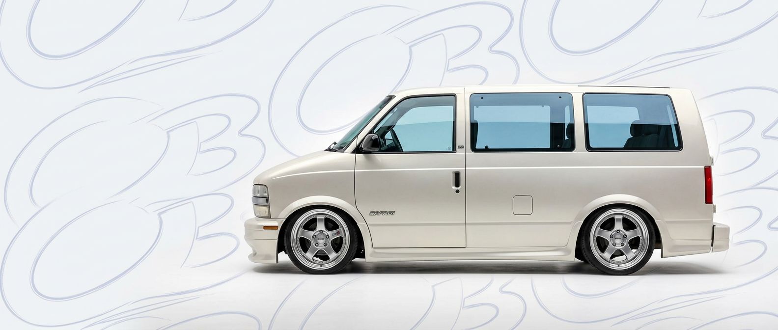 High-quality 2004 GMC Safari 2004 exterior shot with professional studio lighting.