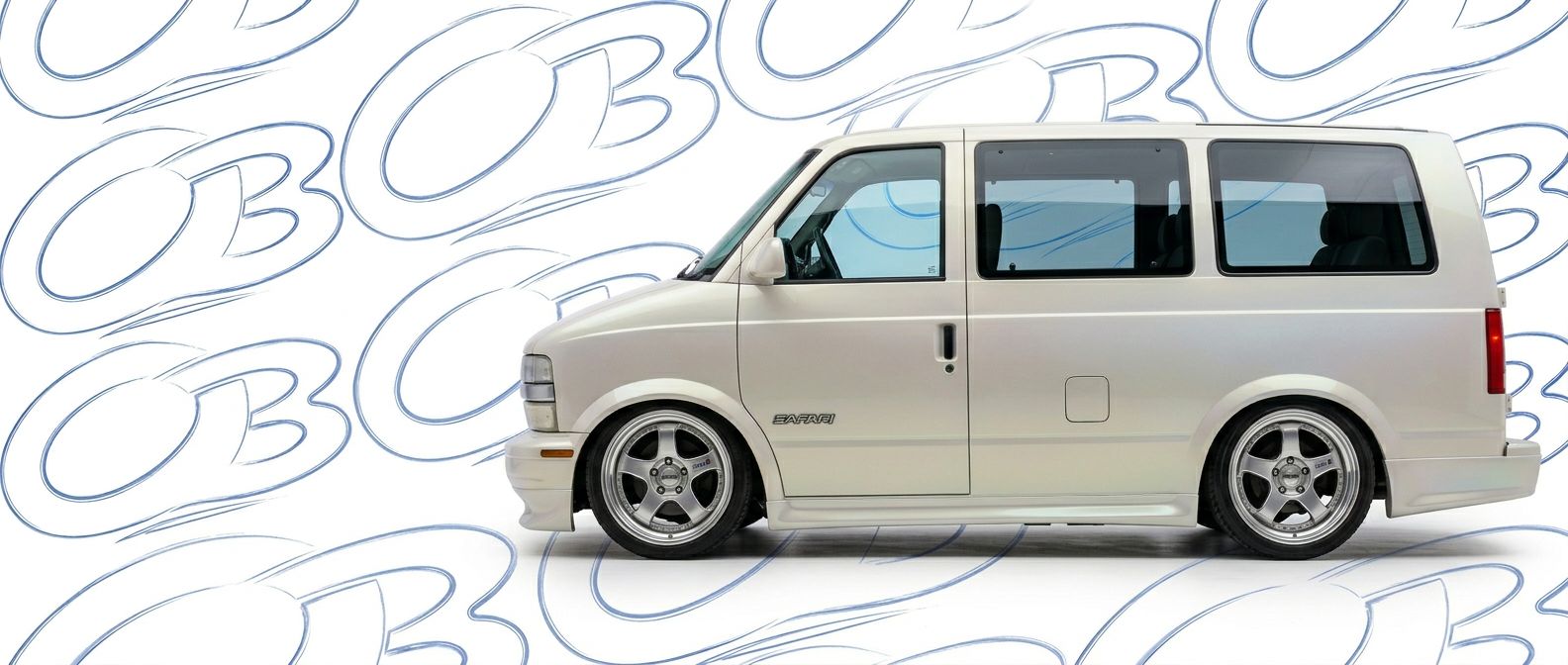 Aerodynamic  GMC Safari Safari - Sleek design for enhanced vehicle styling.