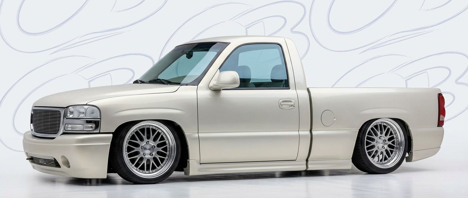 Aerodynamic 2003 GMC Sierra 2003 - Sleek design for enhanced vehicle styling.