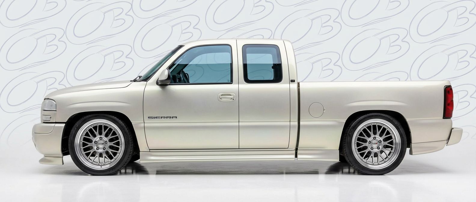Front-angle view of 2004 GMC Sierra 2004 - Durable and stylish exterior enhancement.