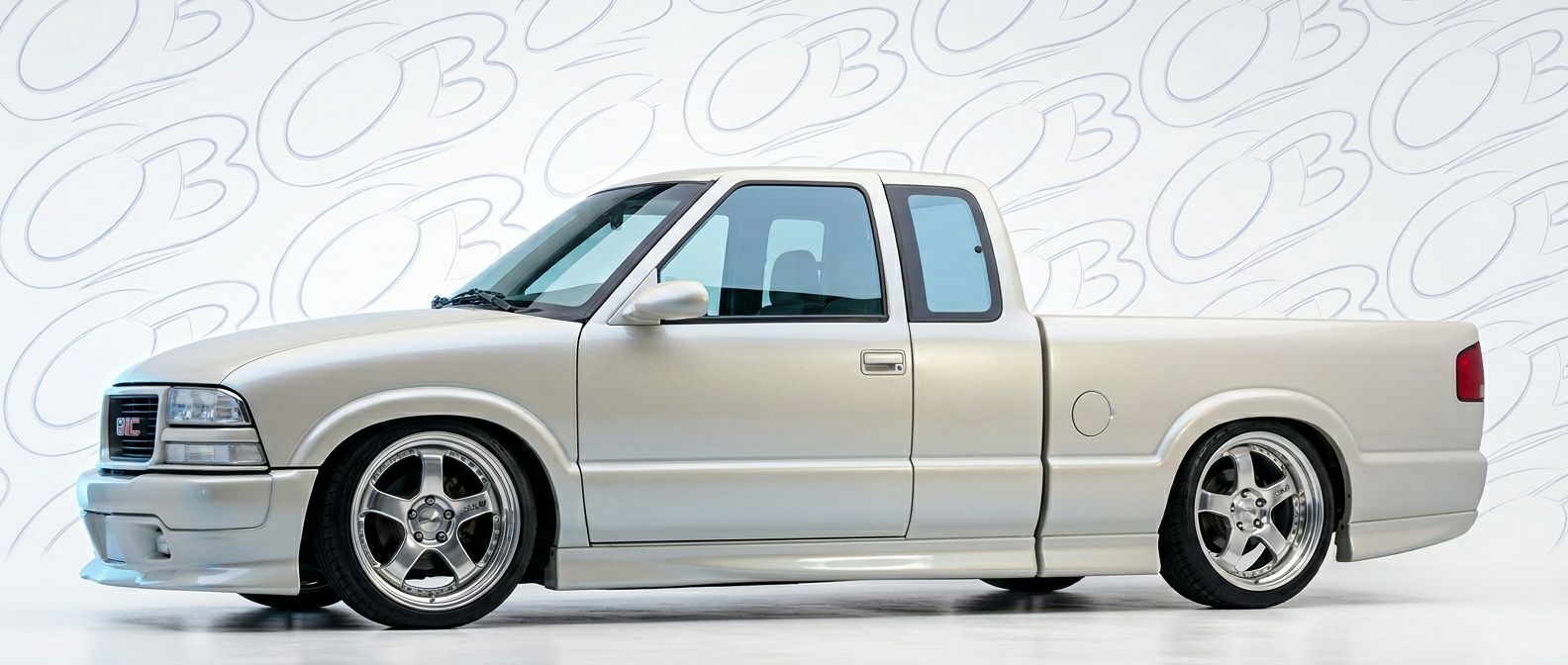Detailed view of 2003 GMC Sonoma 2003 featuring lightweight, durable construction.