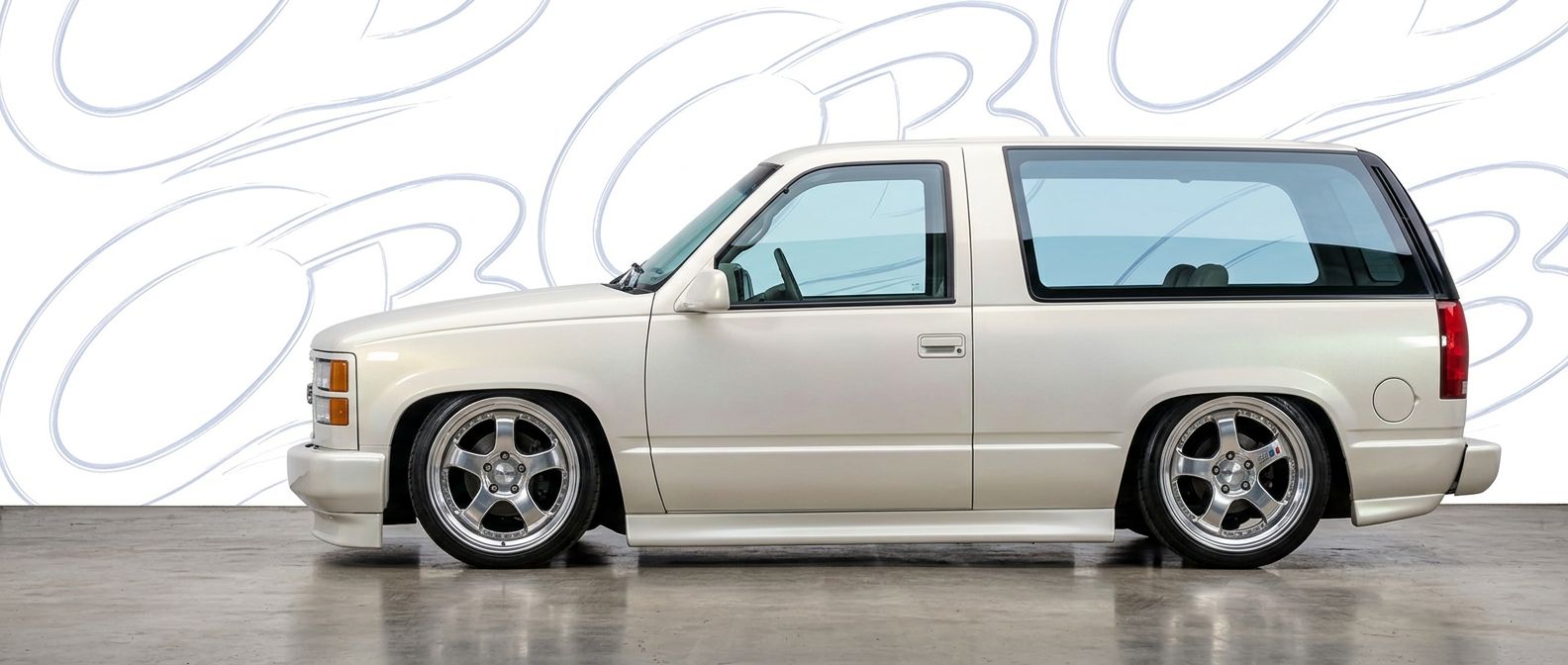 Aerodynamic 1997 GMC Yukon 1997 - Sleek design for enhanced vehicle styling.