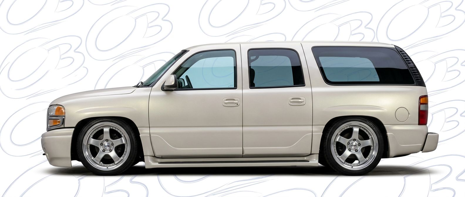 High-quality 2001 GMC Yukon Denali XL 2001 exterior shot with professional studio lighting.